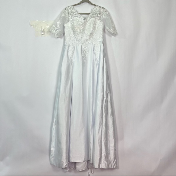 White Satin Like Lace Embroidery Sheer top Short Sleeve Dress Sz see measurement - Picture 2 of 5